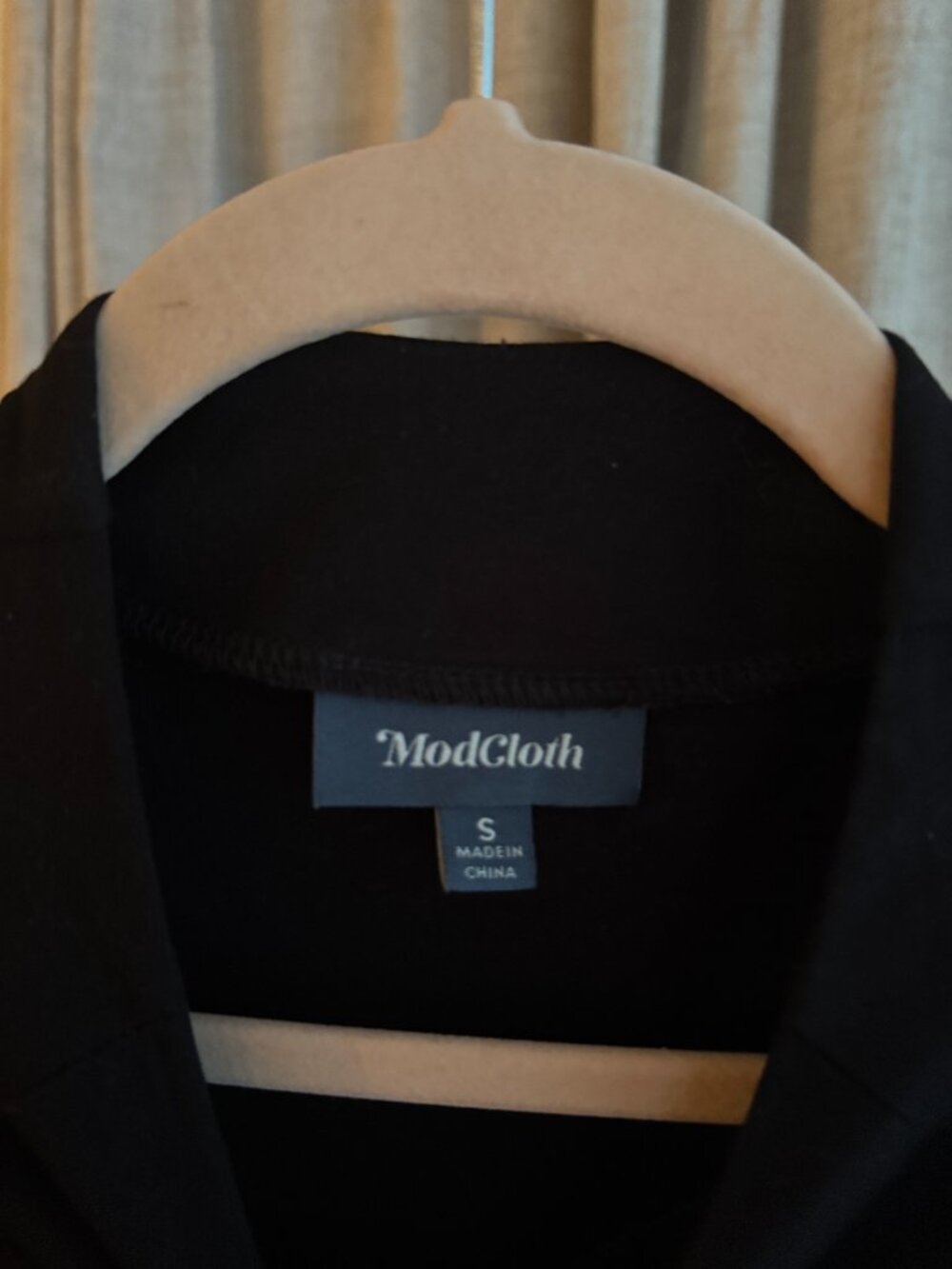ModCloth Black Keyhole Puff Sleeve Top Size Small - Picture 2 of 3